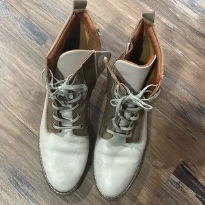 Pikolinos short leather boots